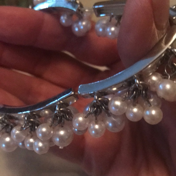 Faux Pearl Pet Collar. - Picture 5 of 6